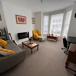 Lovely - 1 Bedroom Flat In Hastings Town Centre