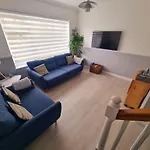 Private 2 Bedroom House Close To The Beach