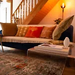 The Artist'S Nook, Charming Cottage By The Beach.