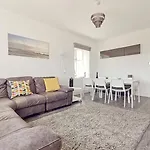 Plas Darien-3 Bed Apt- Sea Views - Sleeps 5