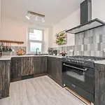 New! The Beach Apartment @ Culloden