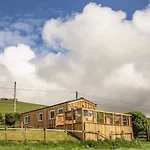Caban Cwtch The Cosy Cabin