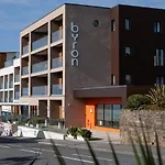 5 Putsborough - Luxury Apartment At Byron Woolacombe, Only 4 Minute Walk To Woolacombe Beach!