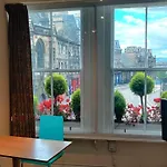 Royal Mile Apartment, 1 Minute From The Castle.