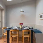 Cordyline Cottage - Charming Cottage, Seconds From The Beach