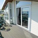 Luxury 3 Bed 2 Bath Lodge With Sea Views!