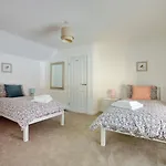 1 Warwick House
