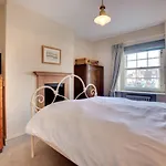 Holly Cottage