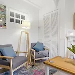 Seaside Serenity: 2 Bed House
