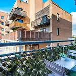 Host & Stay - Liberty Place