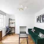 Finch Lodge, A Boutique Private Retreat
