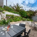 Brae House