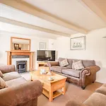 Farmhouse Getaway-Private Hot Tub-Comfortable-5 Bedroom Sleeps 10 -Spacious-Three Lounges One With Wood Burner, Patio With Private Hot Tub - Garden Furniture - Large Kitchen-Dinner- American Fridge, Washing Machine, Dryer, Five Bedrooms-Great Locatio