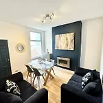 Princes Park Semi With Jacuzzi Sleeps 6 L8