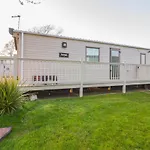 Stunning Caravan With Decking At Southview Holiday Park, Skegness Ref 33070S