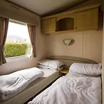 Great 6 Caravan At Southview Holiday Park Ref 33007L