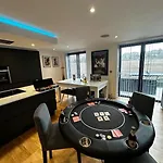 Stunning & Fun 4 Bed Home In The Heart Of Brighton