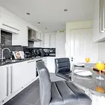 Sea Breeze Apartment