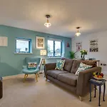Pobbles Place