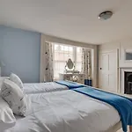 Coral Cottage