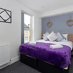 Teck House - Air Host & Stay - 5 Mins To Hospital