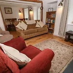 Oaktree Cottage