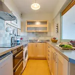 Flat 2 4 Fernlea Terrace
