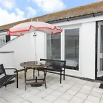 48 St Nicholas Court
