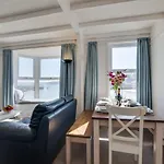 Quayside Apartment The Wharf