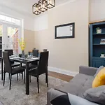 Crawford Avenue Retreat