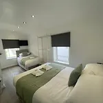 Araan House Hotel -Families And Couples Only