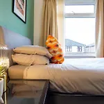 Strawberry Fields House - Air Host & Stay - 3 Bedroom