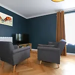 Spacious 4Br City Centre Apartment W/ Free Parking