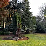 No.1 Beechcroft