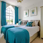 The Old Chapel - Exclusive Retreat