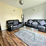 Baltic Gem 4 Bedroom Townhouse With Free Parking