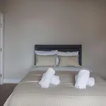 Luxury Studio Apartment In The City Sleeps 2