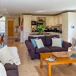 Luxurious 3 Bedroom New England Style Villa - Trewhiddle V8