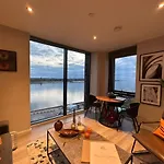 Beautifull And Cosy Family Room With Merseyside View Near Liverpool City Center