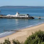 Spacious Flat In Bournemouth Sleeps 6 Near To Beach