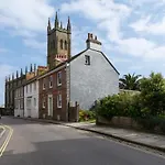 26 Chapel Street