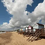 6 Berth Caravan With Decking And Wifi At Suffolk Sands Holiday Park Ref 45082C