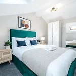 Host & Stay - The Georgian Coach House 1