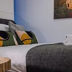 Host & Stay - Preston'S Rooftop Apt