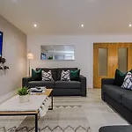 Host & Stay - Knight Street Place