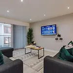 Host & Stay - Knight Street Place