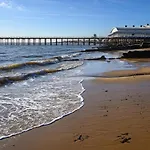 Caravan At Suffolk Sands Holiday Park With Decking And Wifi Ref 45023A