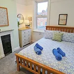 Seaside Escapes - With Relaxing Hot Tub!