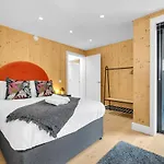 Green Mews 2 With Free Parking - By My Getaways