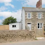 Carvannel Cottages